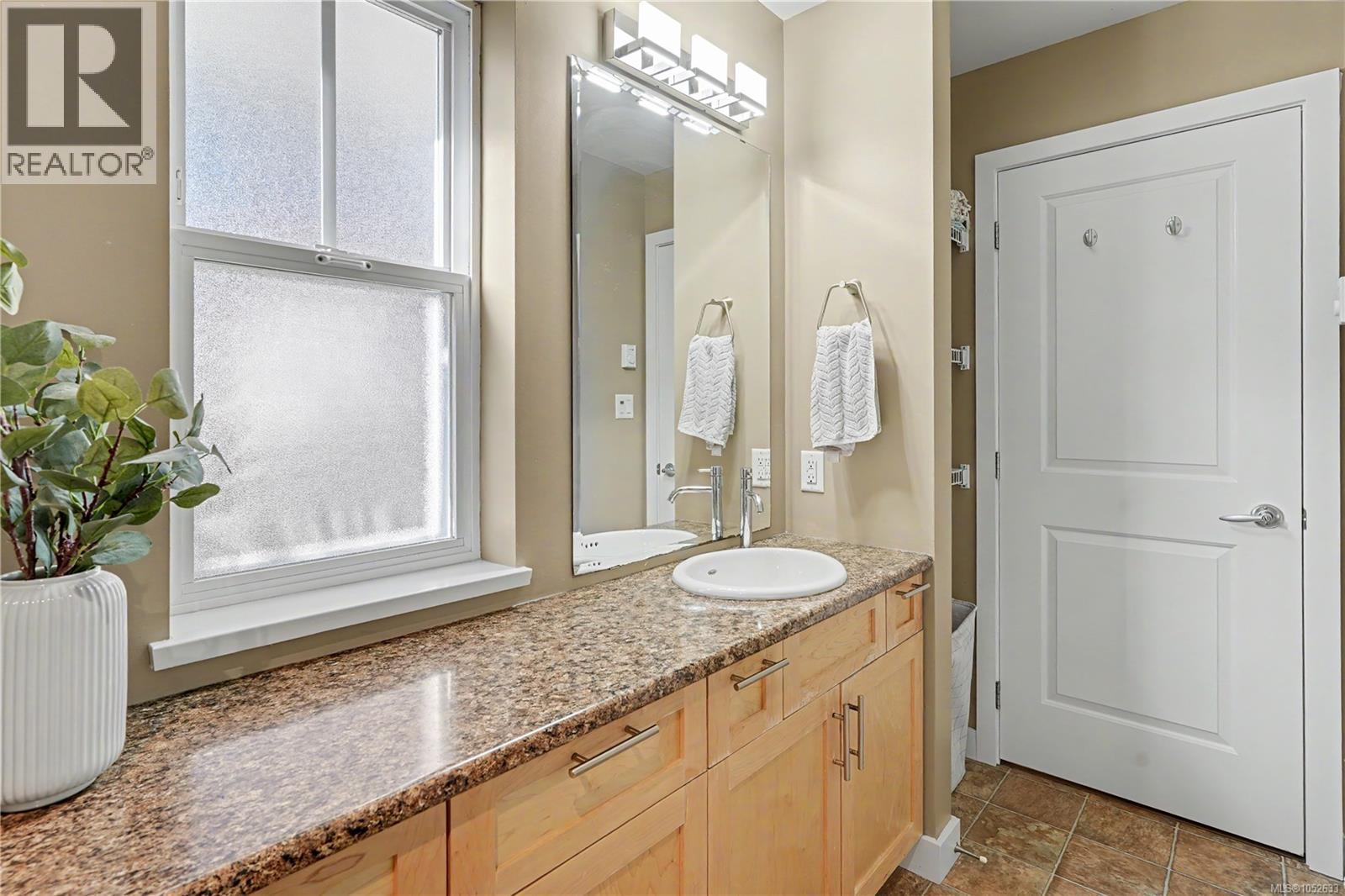 920 Mary St Property Photo 29
