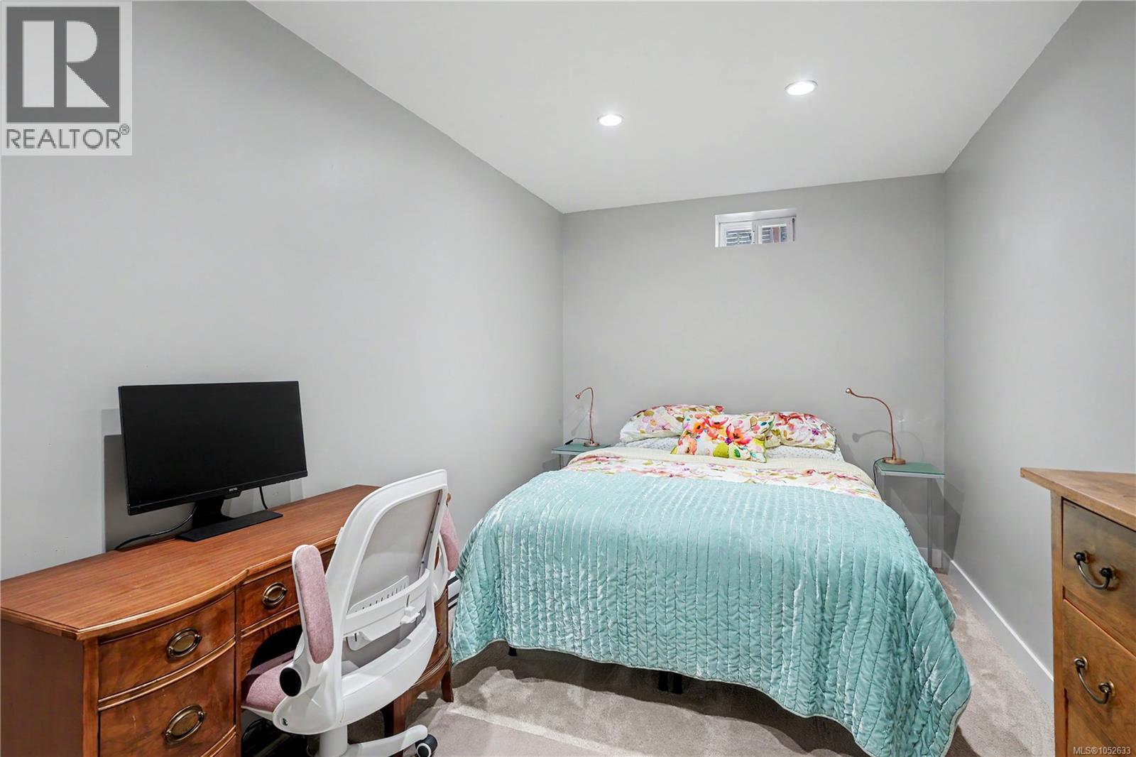 920 Mary St Property Photo 32