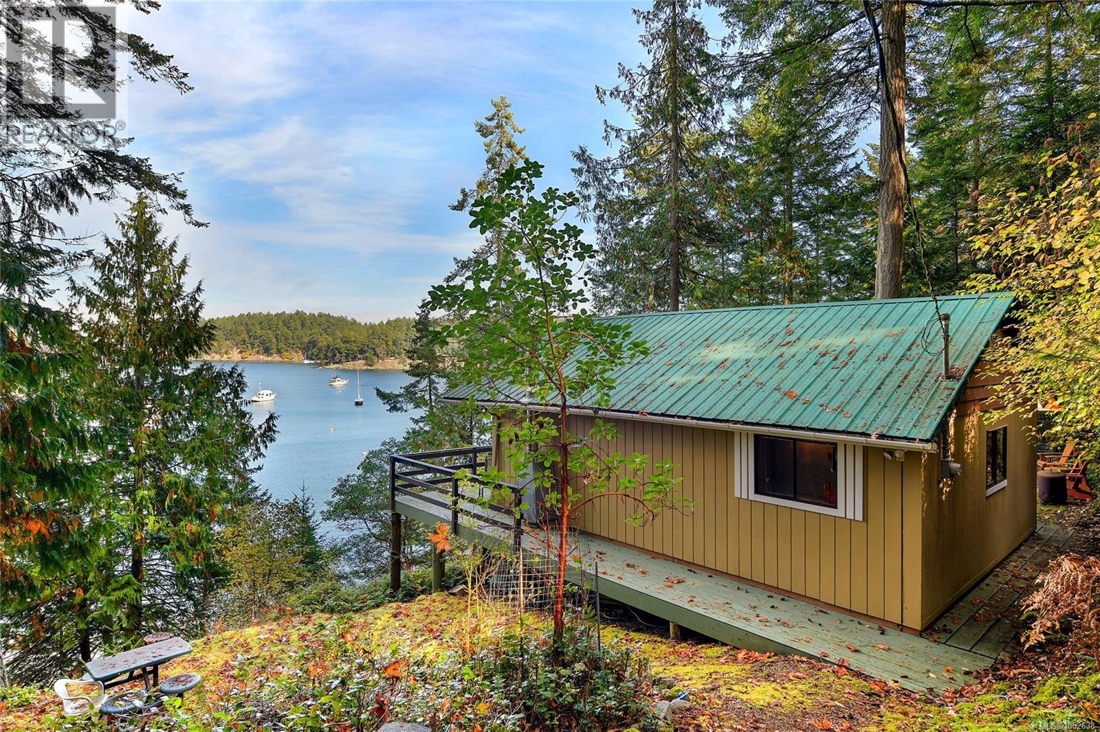 706 Horton Bay Rd Property Photo 5