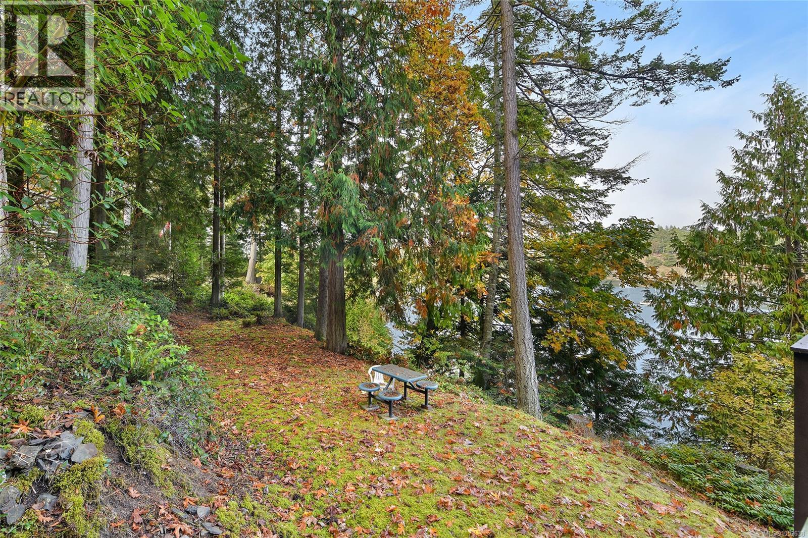 706 Horton Bay Rd Property Photo 26