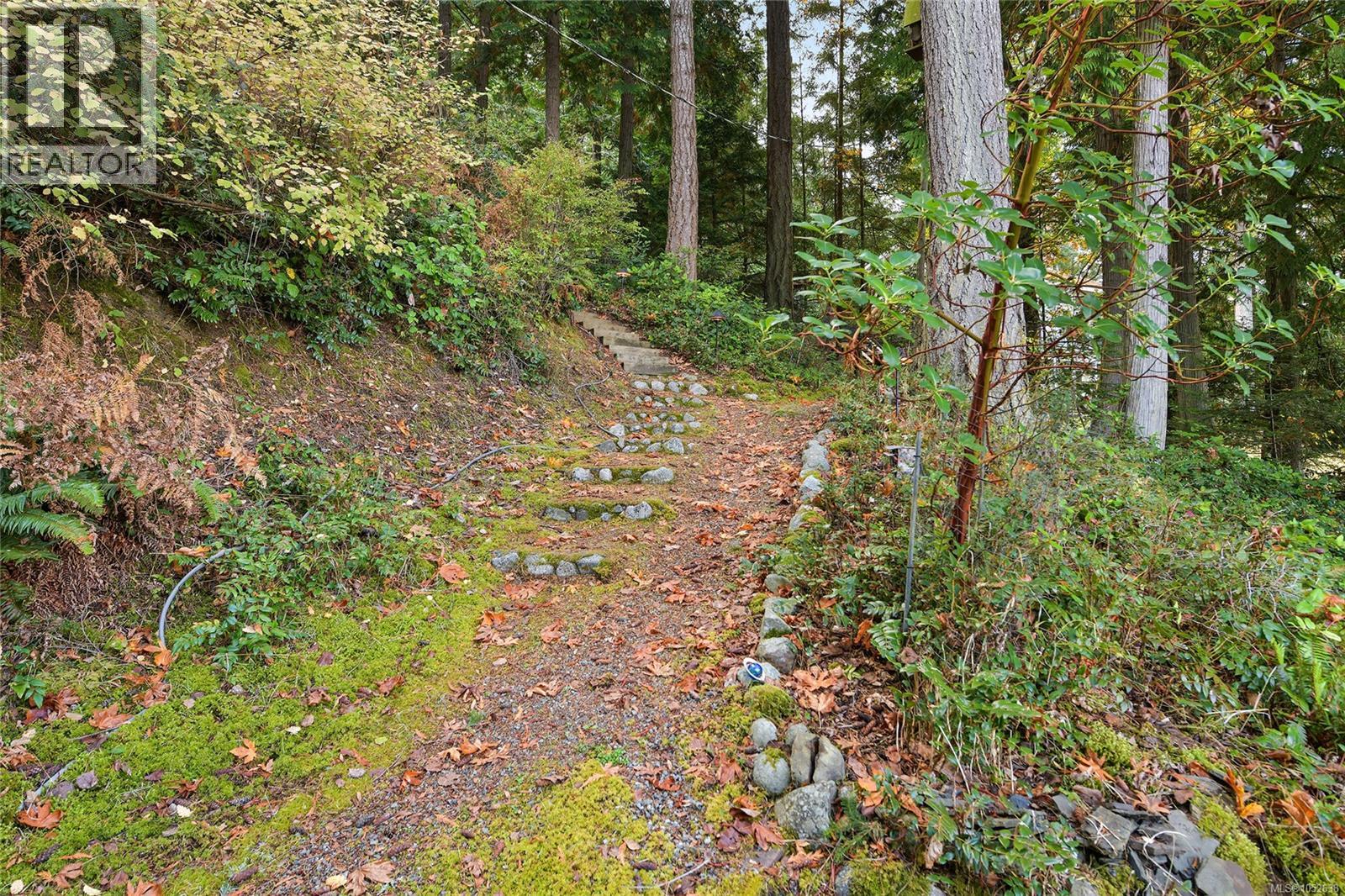706 Horton Bay Rd Property Photo 32