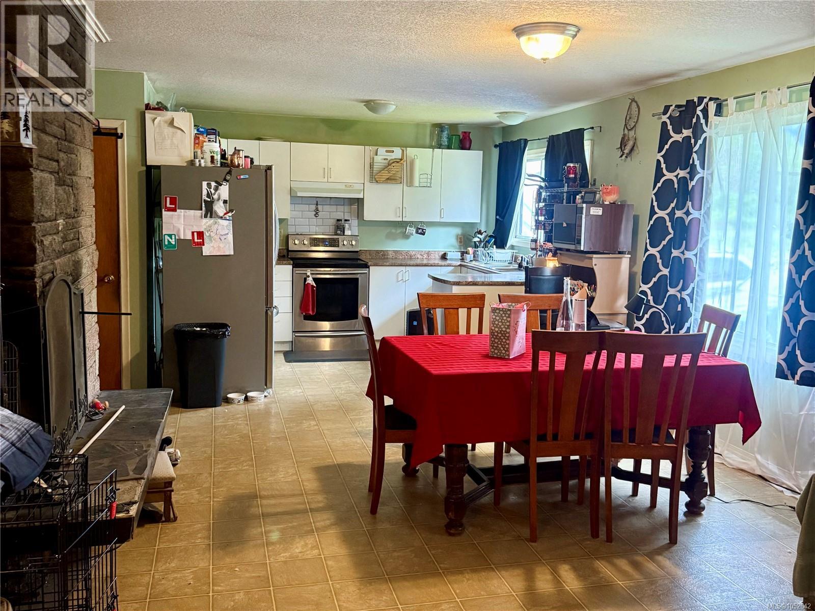 6080 Stuart Ave Property Photo 4