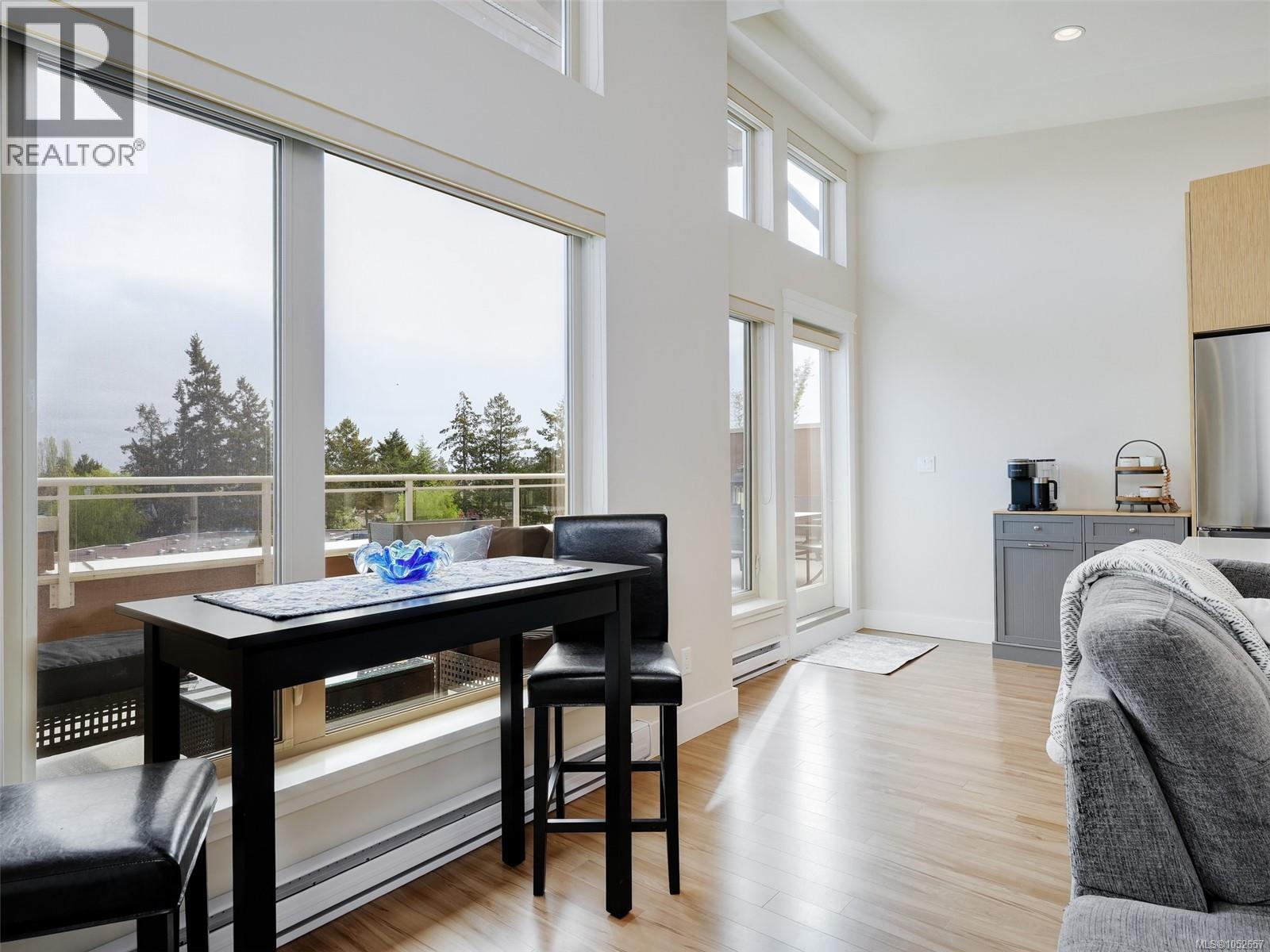 401 7161 West Saanich Rd Property Photo 8