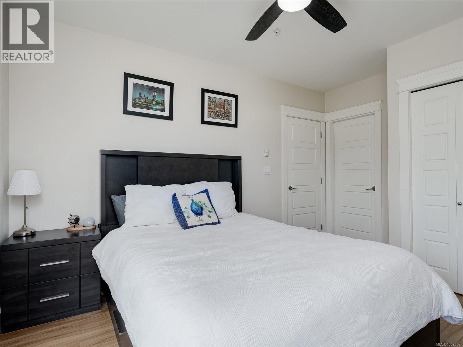 401 7161 West Saanich Rd Property Photo 10
