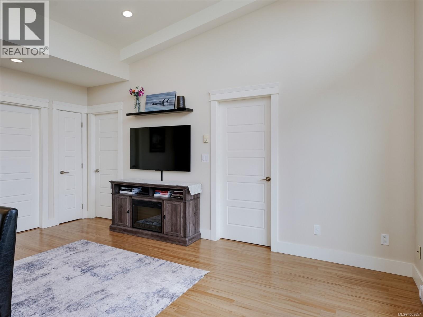 401 7161 West Saanich Rd Property Photo 36