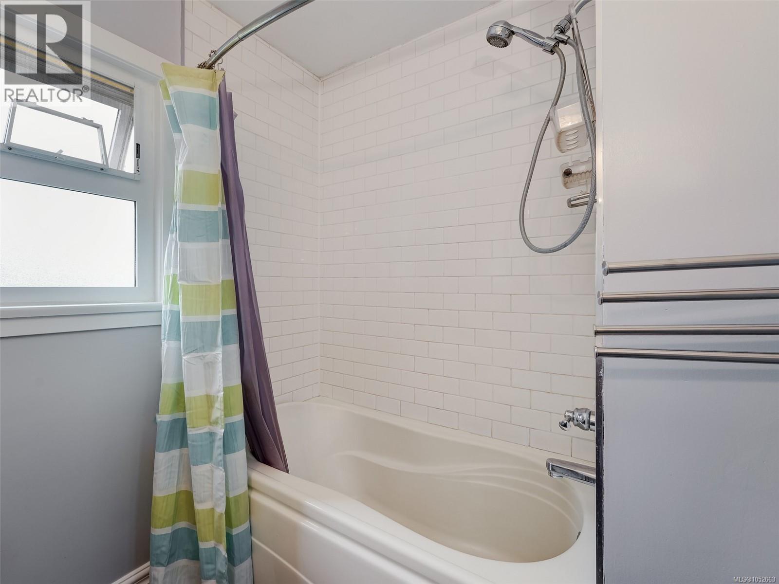 915 Inskip St Property Photo 11