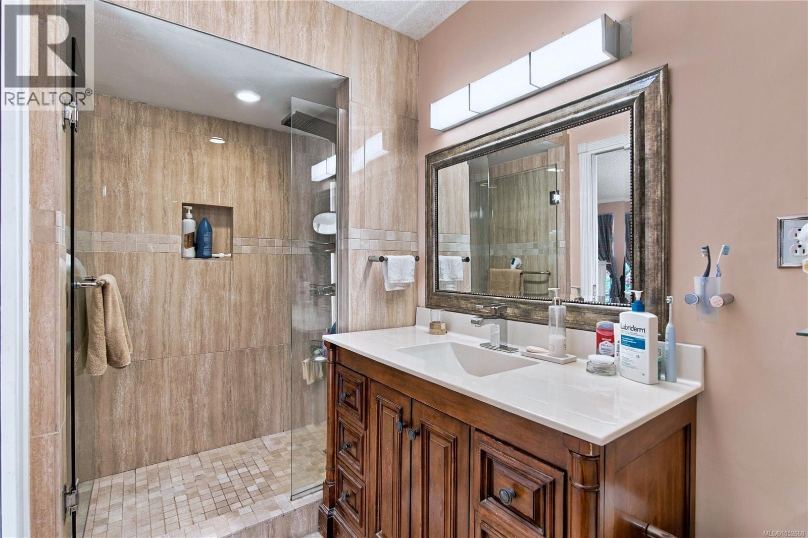 6728 Medd Rd Property Photo 13
