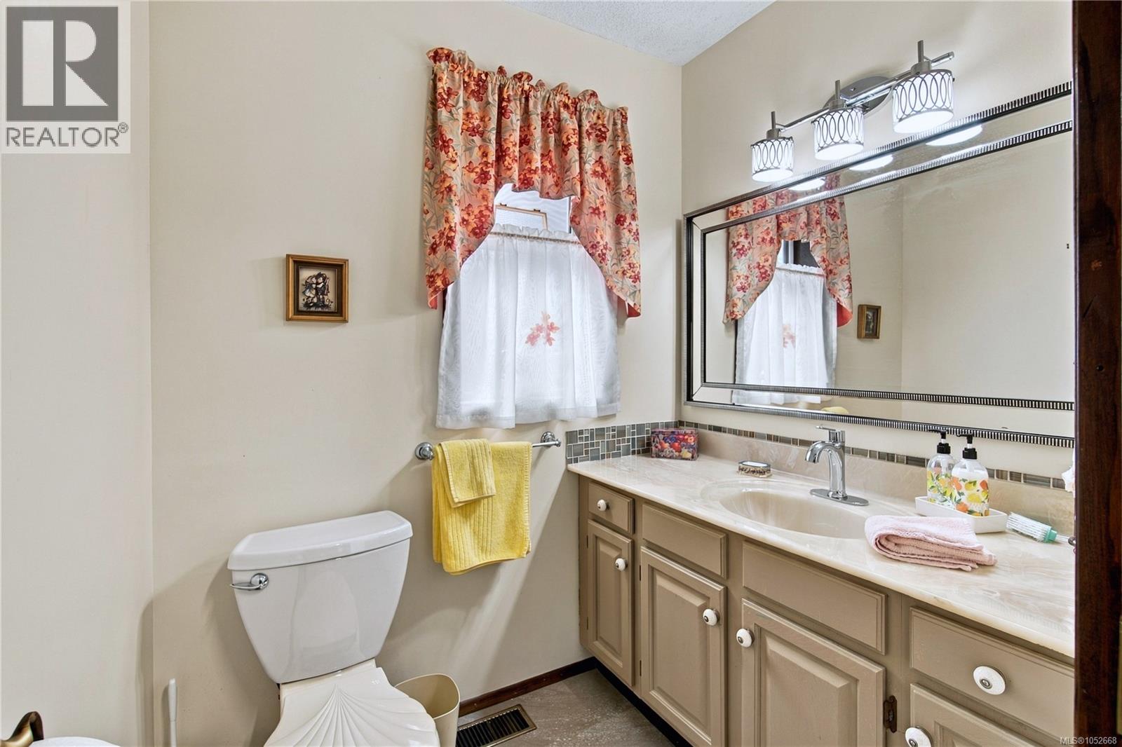 6728 Medd Rd Property Photo 24