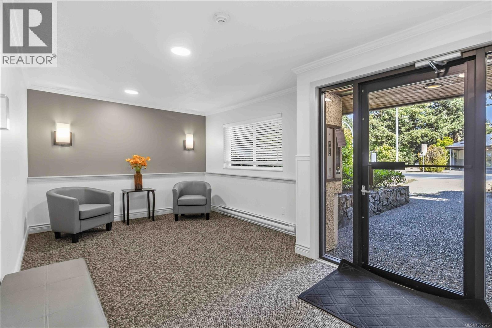 401 1571 Mortimer St Property Photo 5