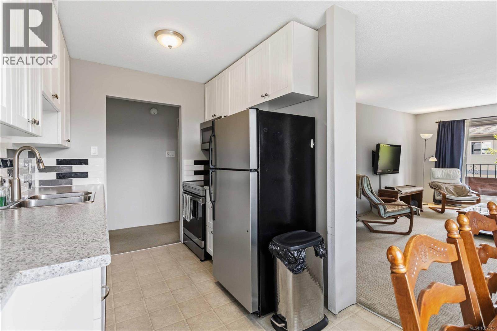 401 1571 Mortimer St Property Photo 13