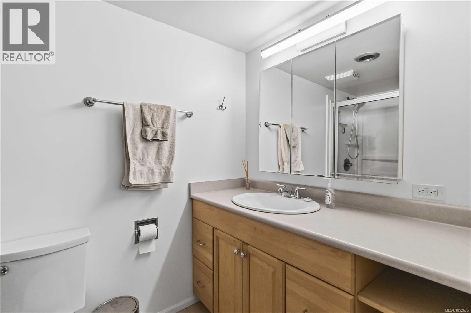 401 1571 Mortimer St Property Photo 16