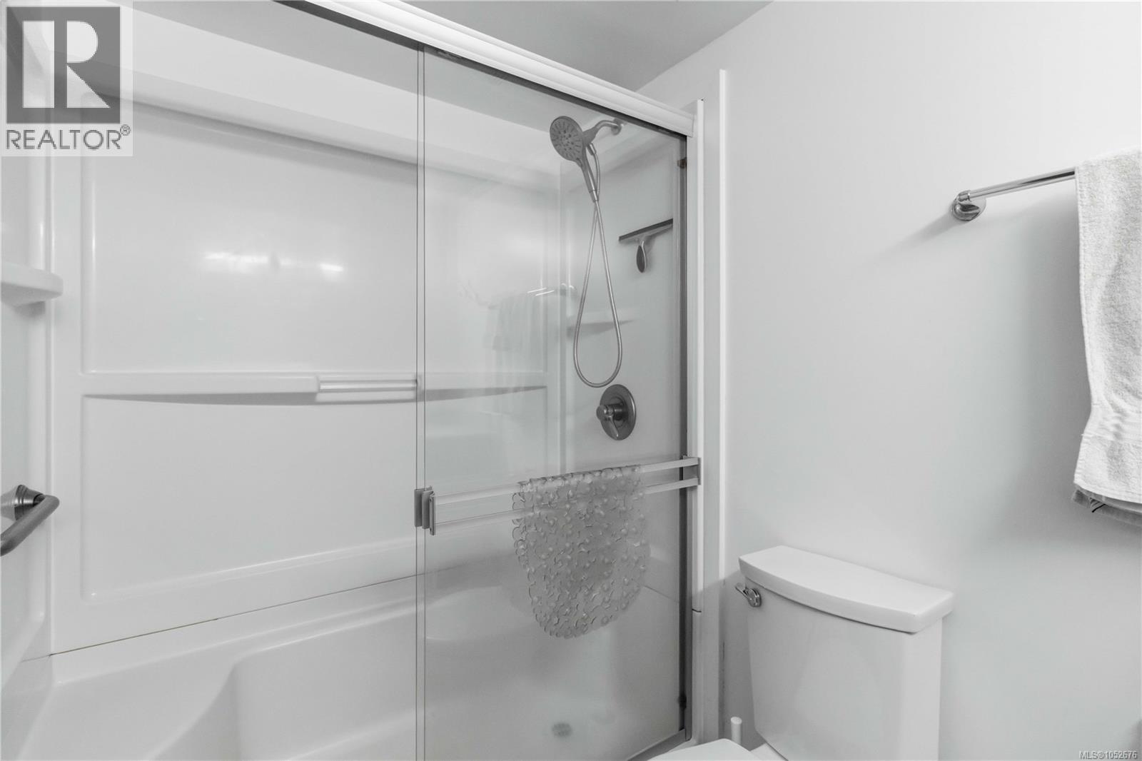 401 1571 Mortimer St Property Photo 17