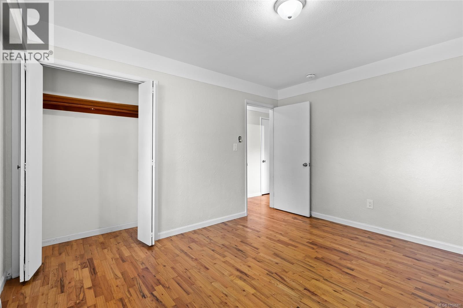 1575 Burton Ave Property Photo 15