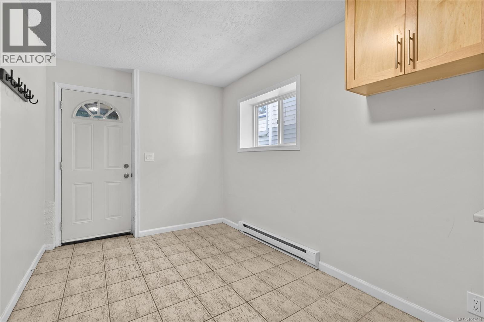 1575 Burton Ave Property Photo 22
