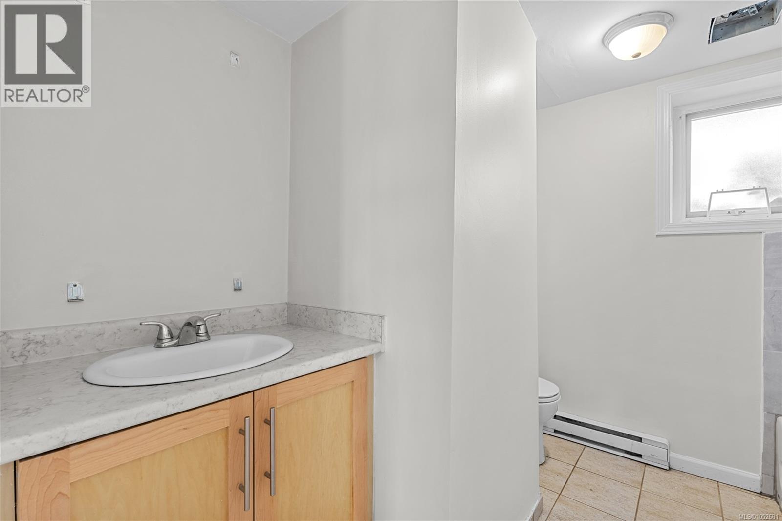 1575 Burton Ave Property Photo 25