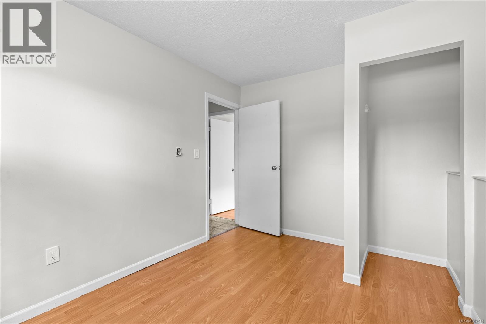 1575 Burton Ave Property Photo 30