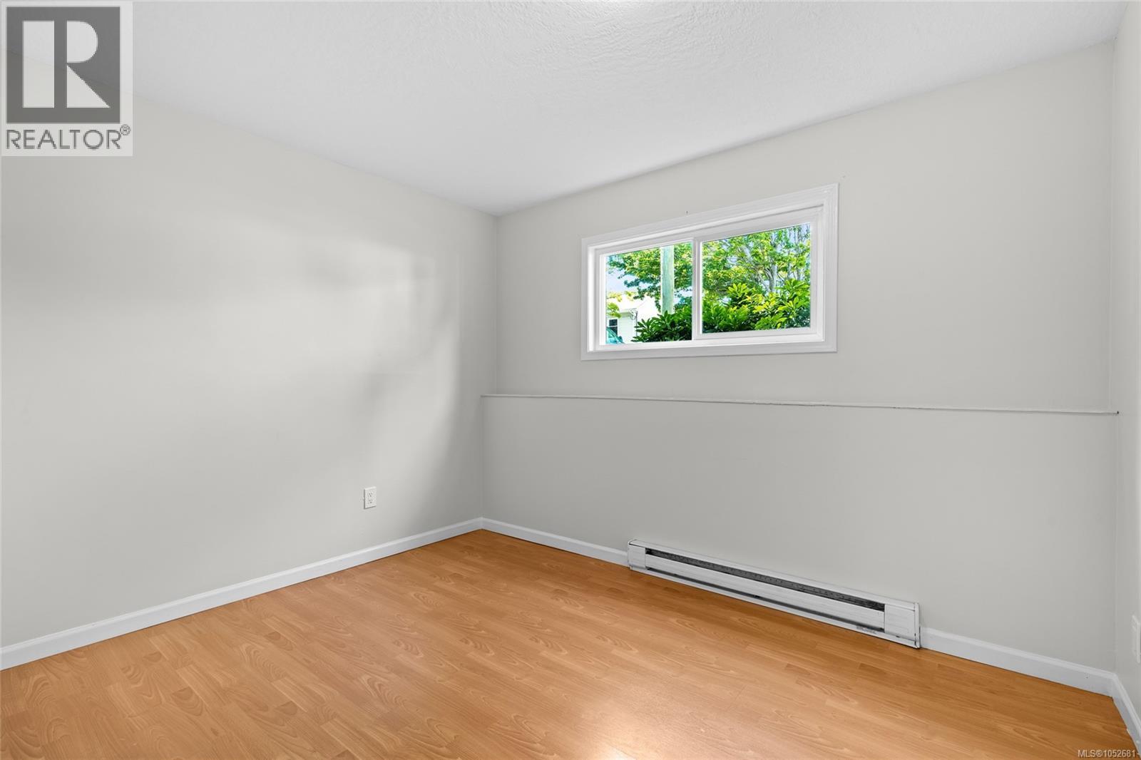 1575 Burton Ave Property Photo 31