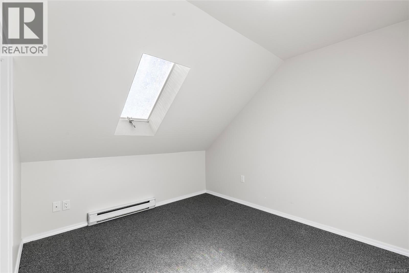 2002 Chambers St Property Photo 11