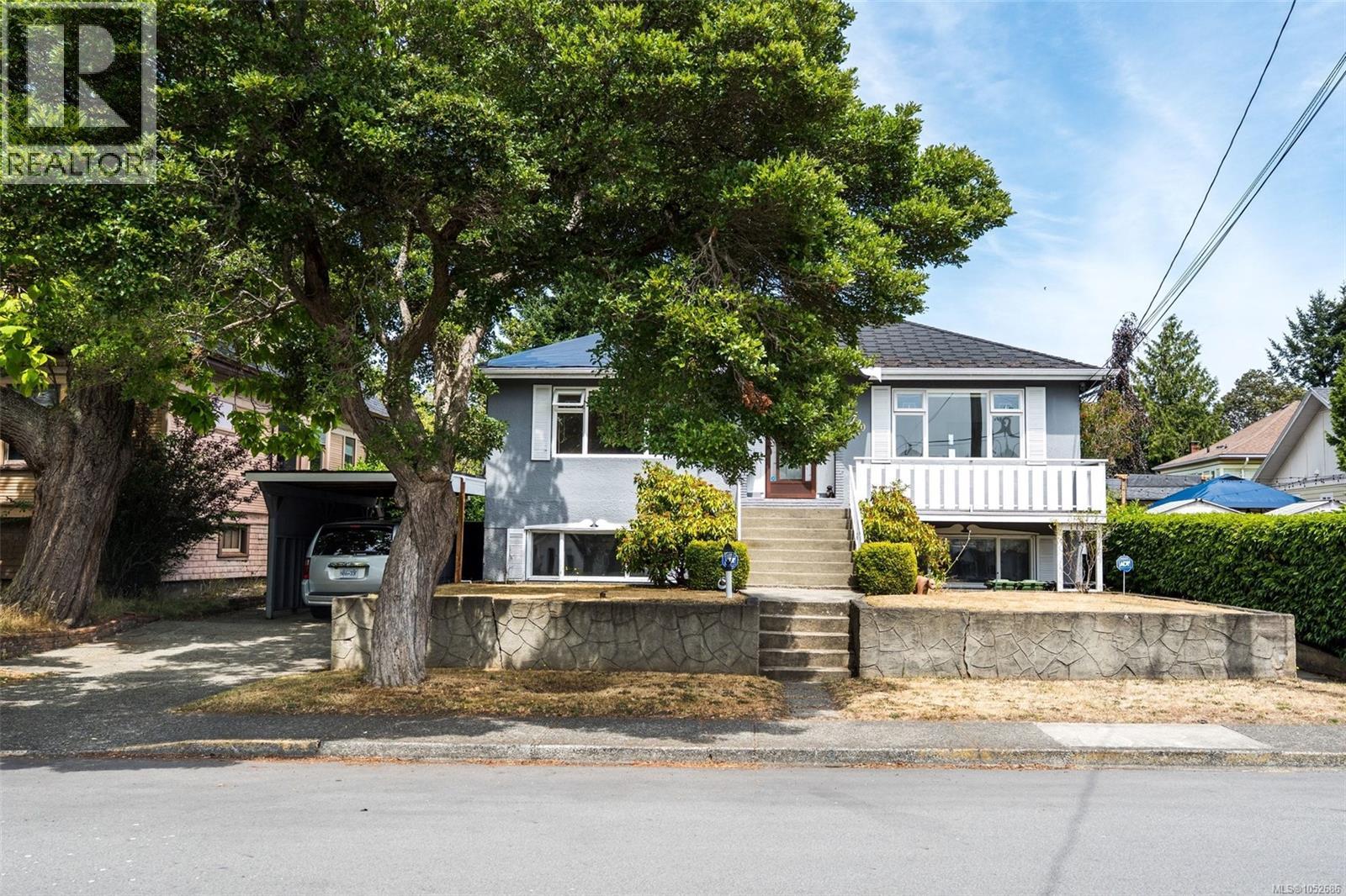 1790 Denman St Property Photo 1