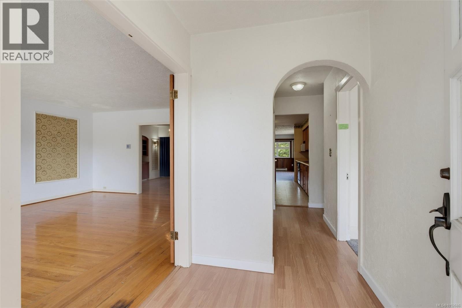 1790 Denman St Property Photo 6
