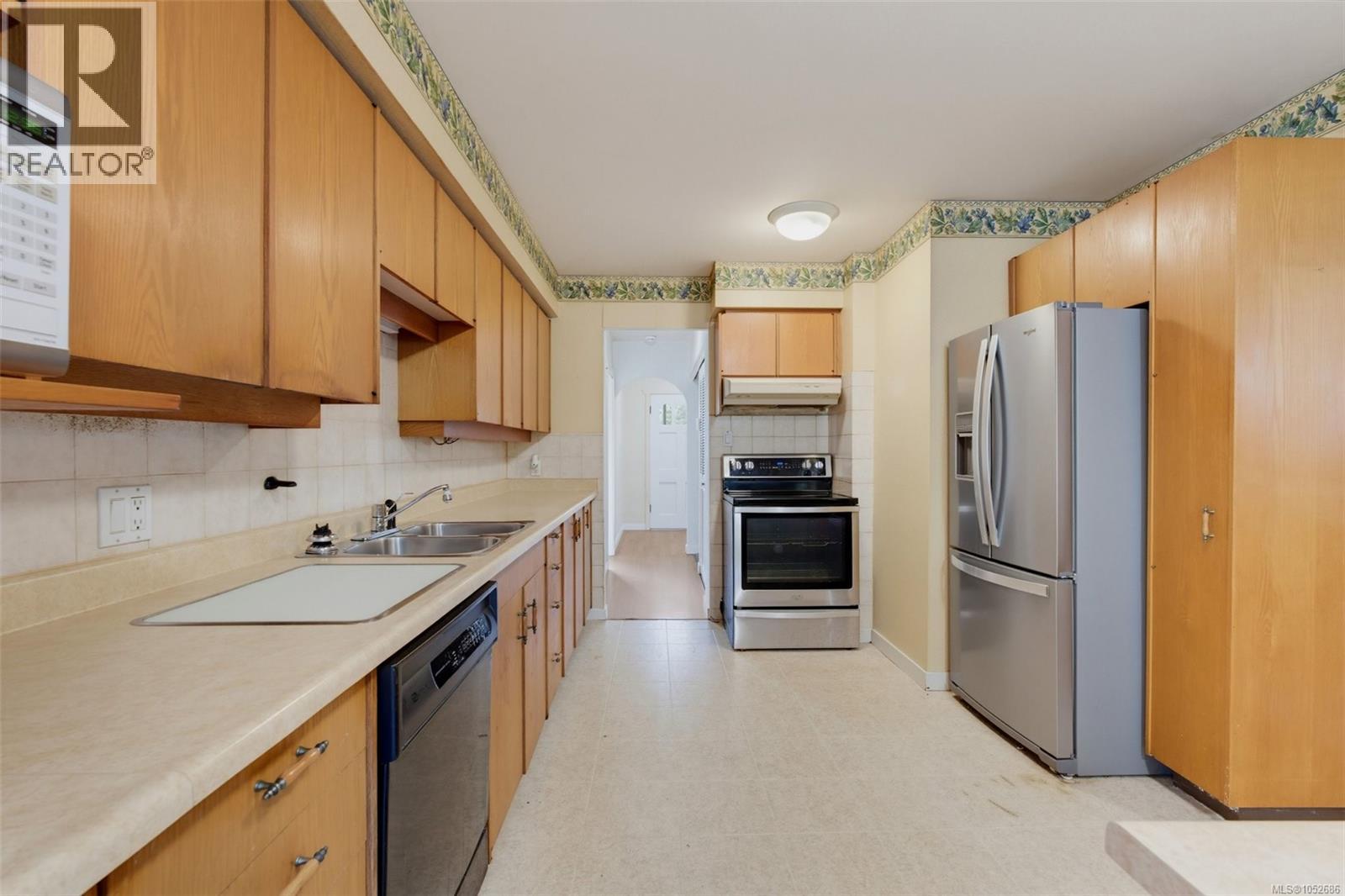 1790 Denman St Property Photo 15