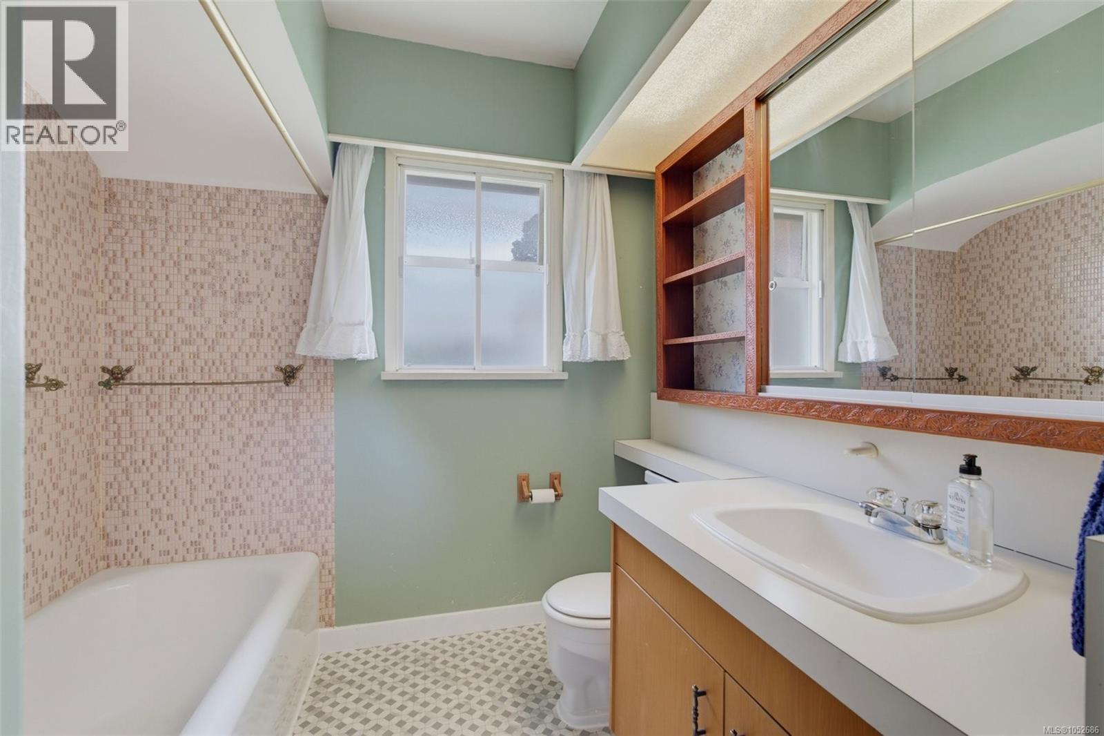 1790 Denman St Property Photo 19
