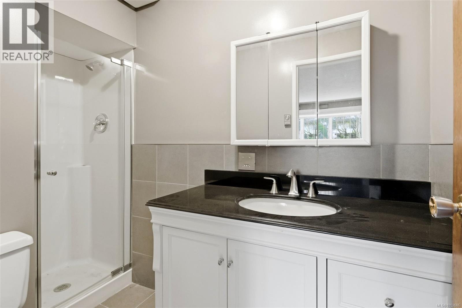 1790 Denman St Property Photo 25