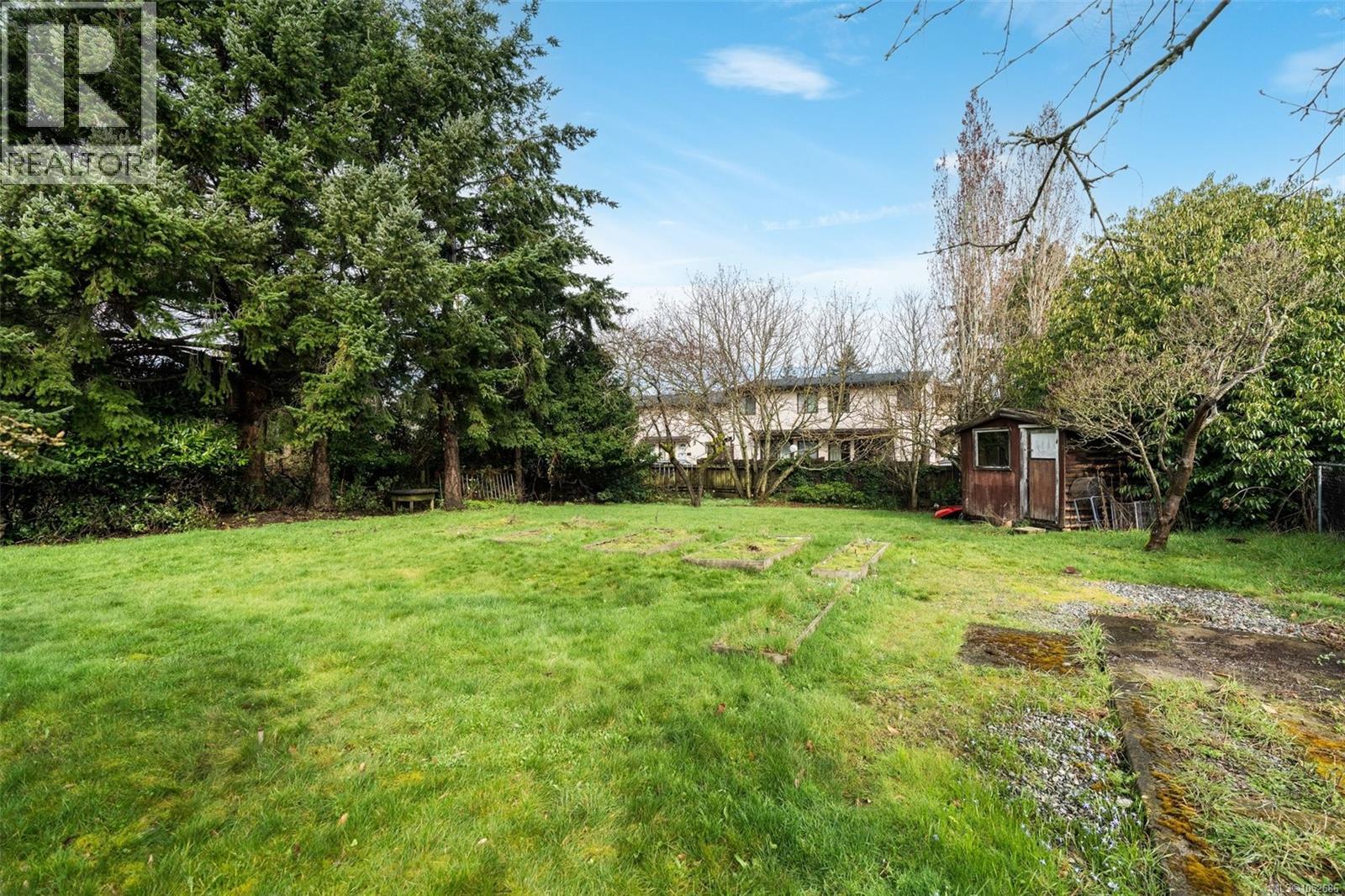 1790 Denman St Property Photo 33