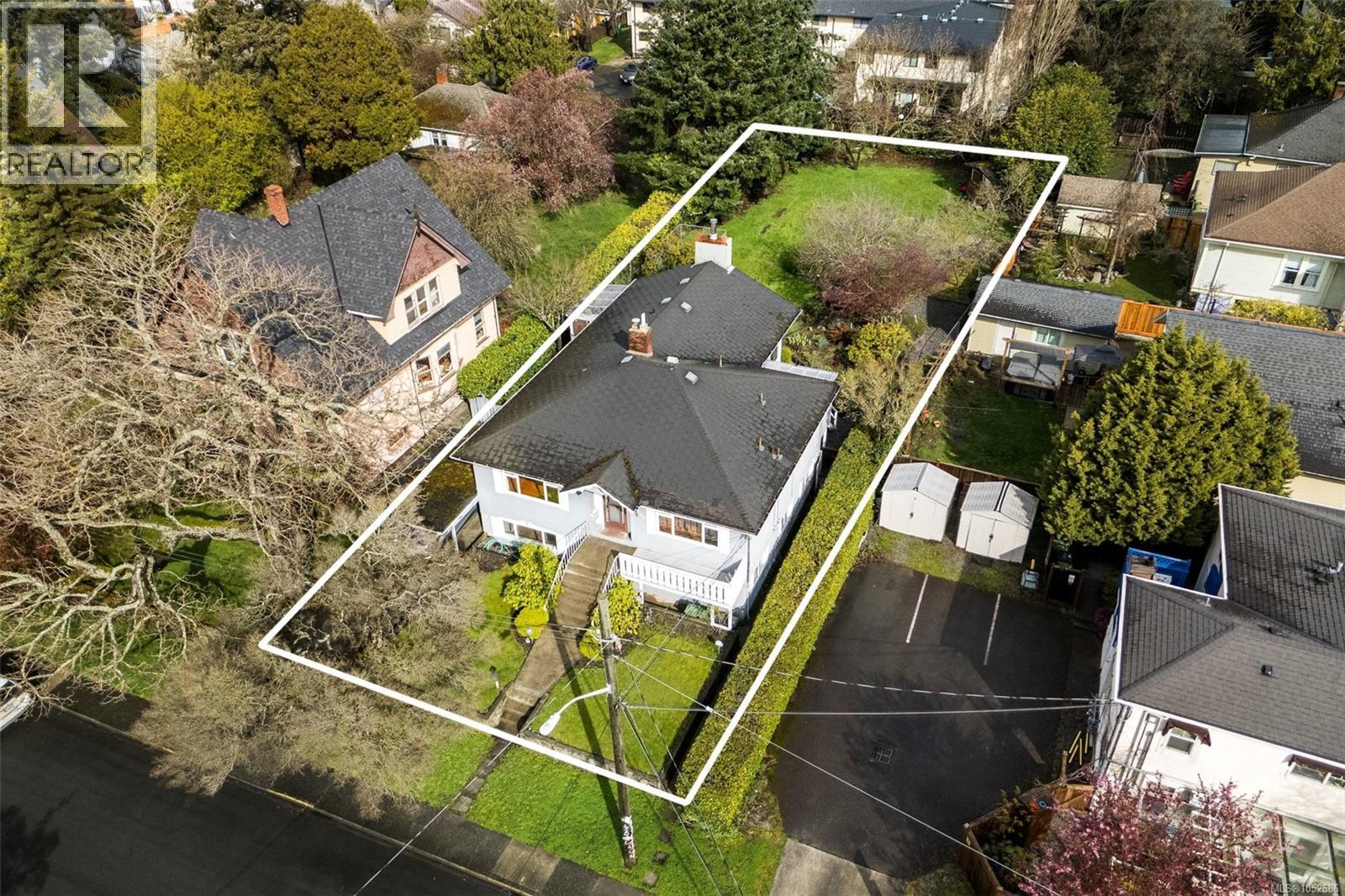 1790 Denman St Property Photo 37