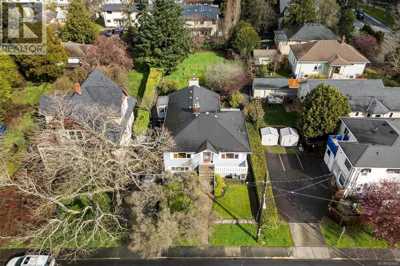 1790 Denman St Property Photo 38