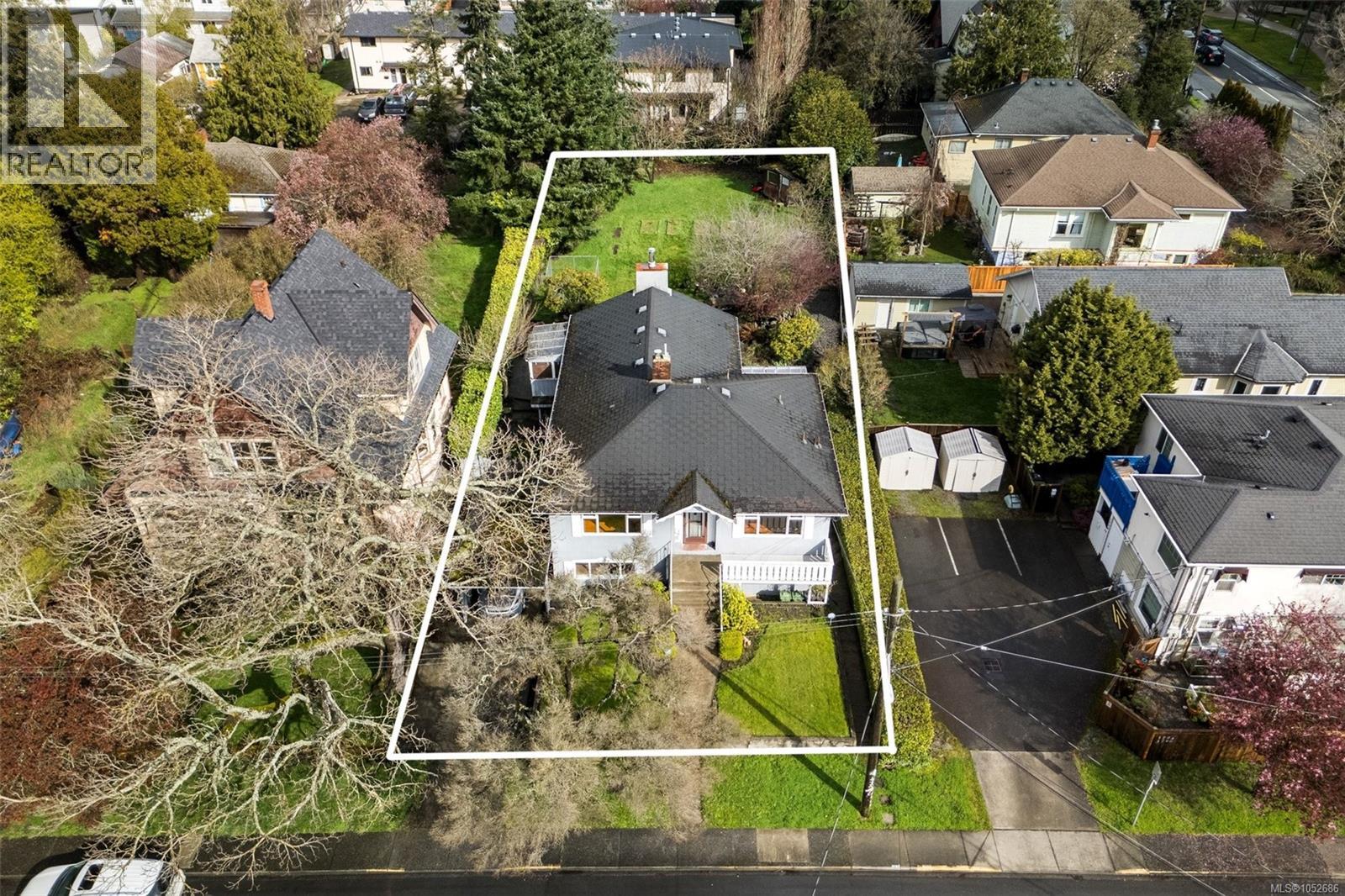 1790 Denman St Property Photo 39