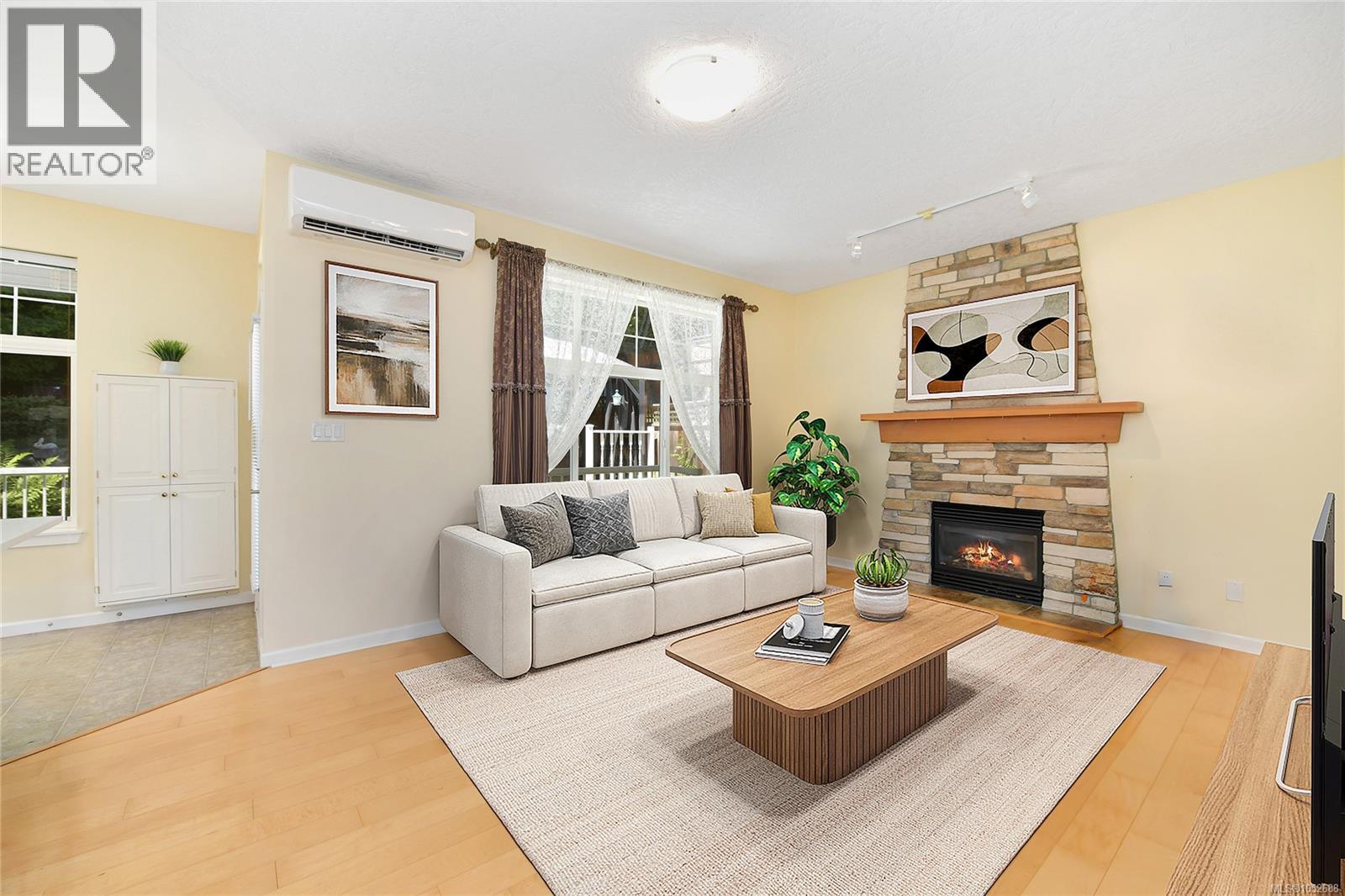 6466 Willowpark Way Property Photo 3