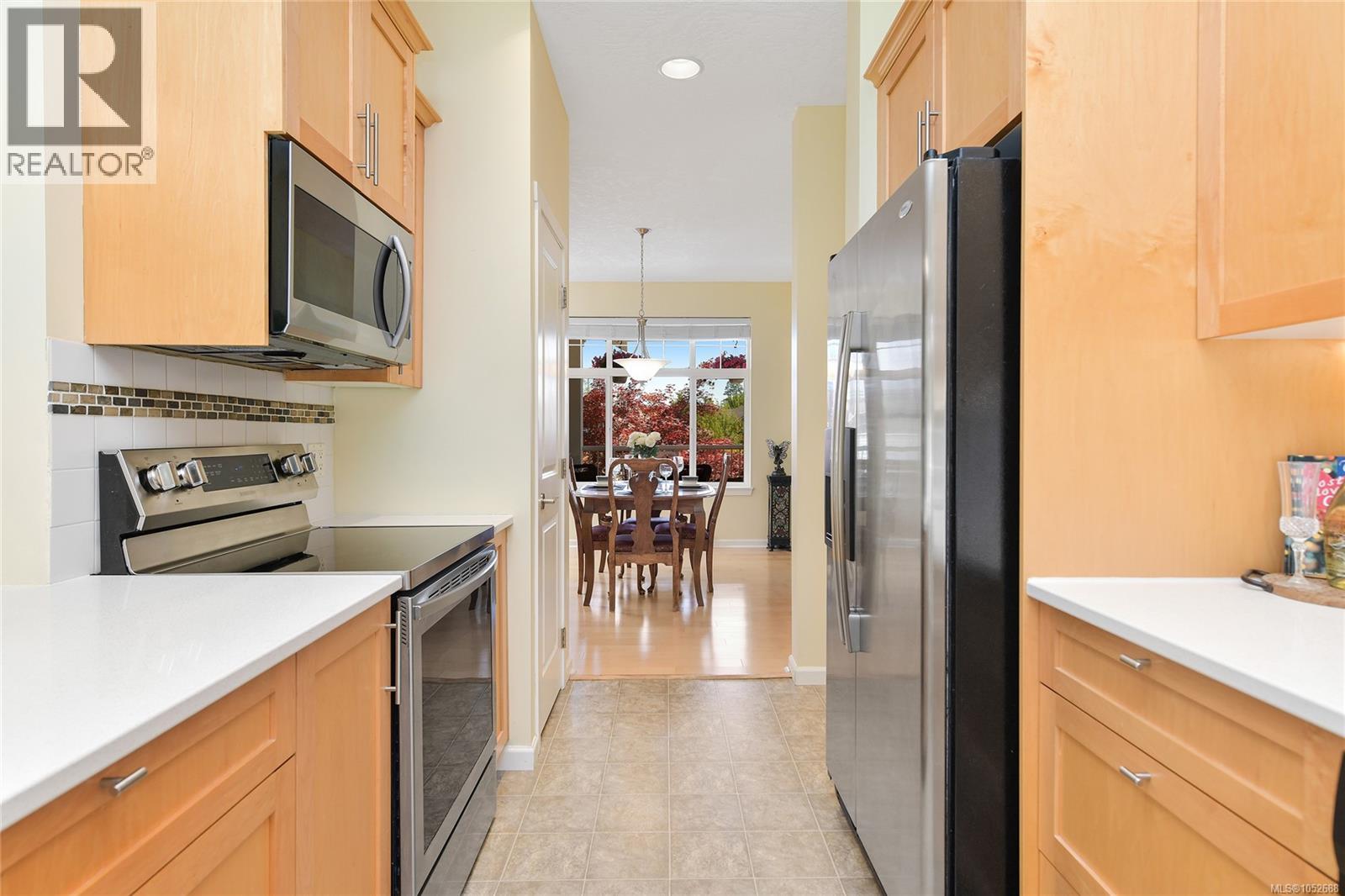 6466 Willowpark Way Property Photo 10