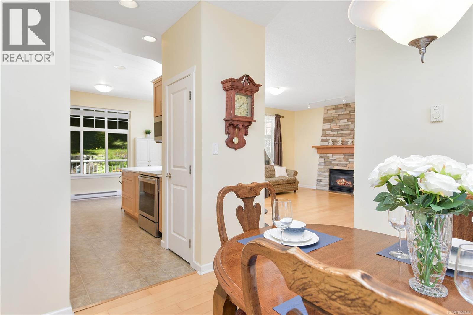 6466 Willowpark Way Property Photo 15