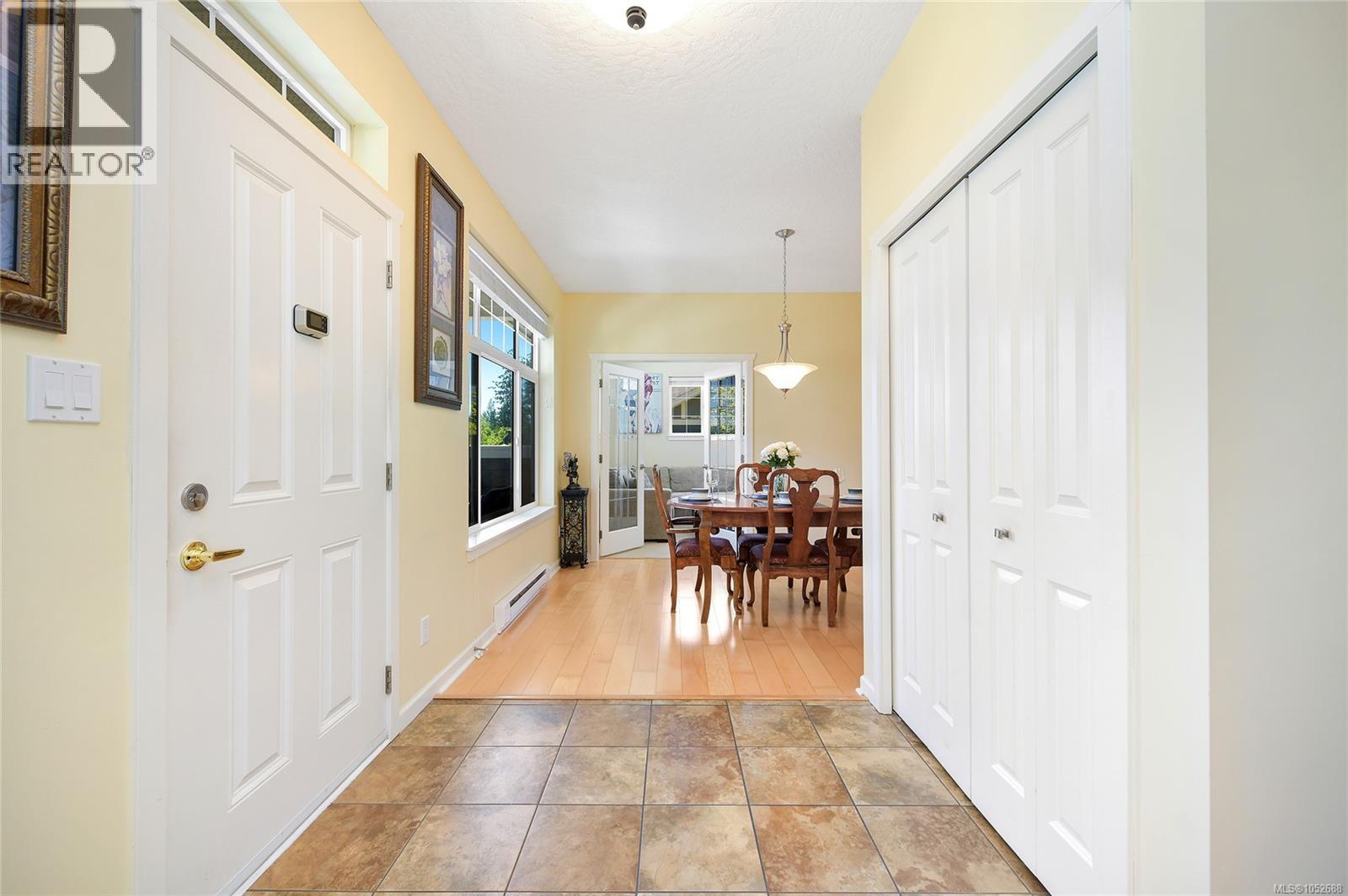 6466 Willowpark Way Property Photo 16