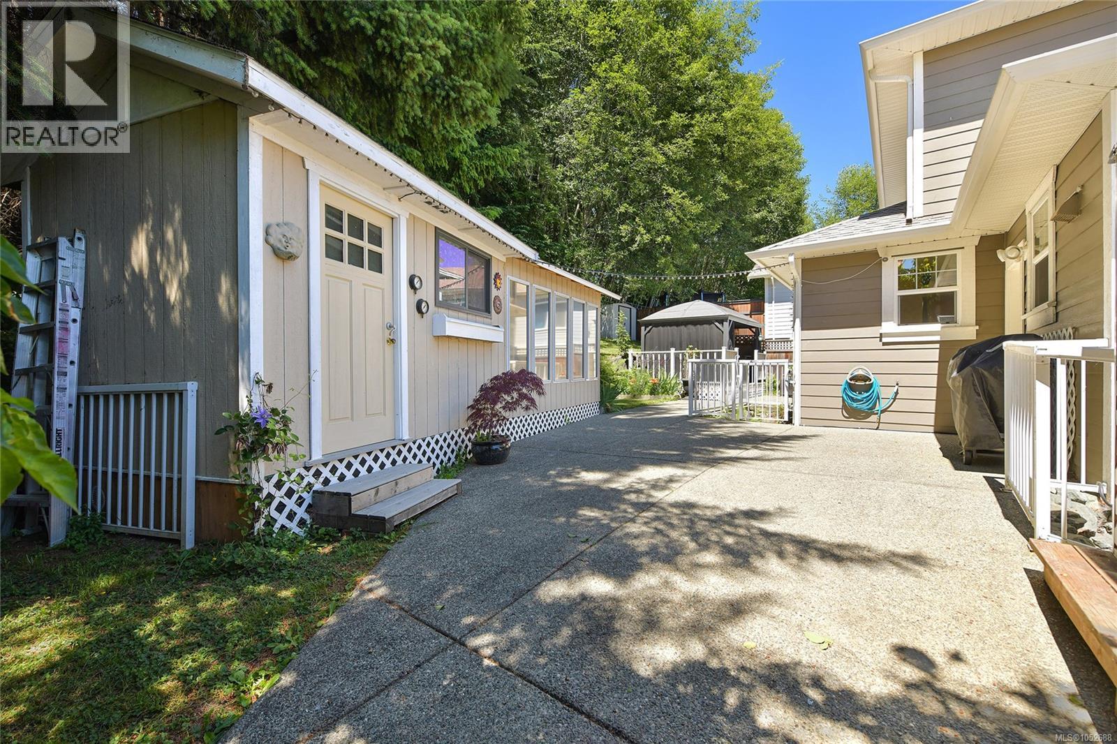 6466 Willowpark Way Property Photo 36