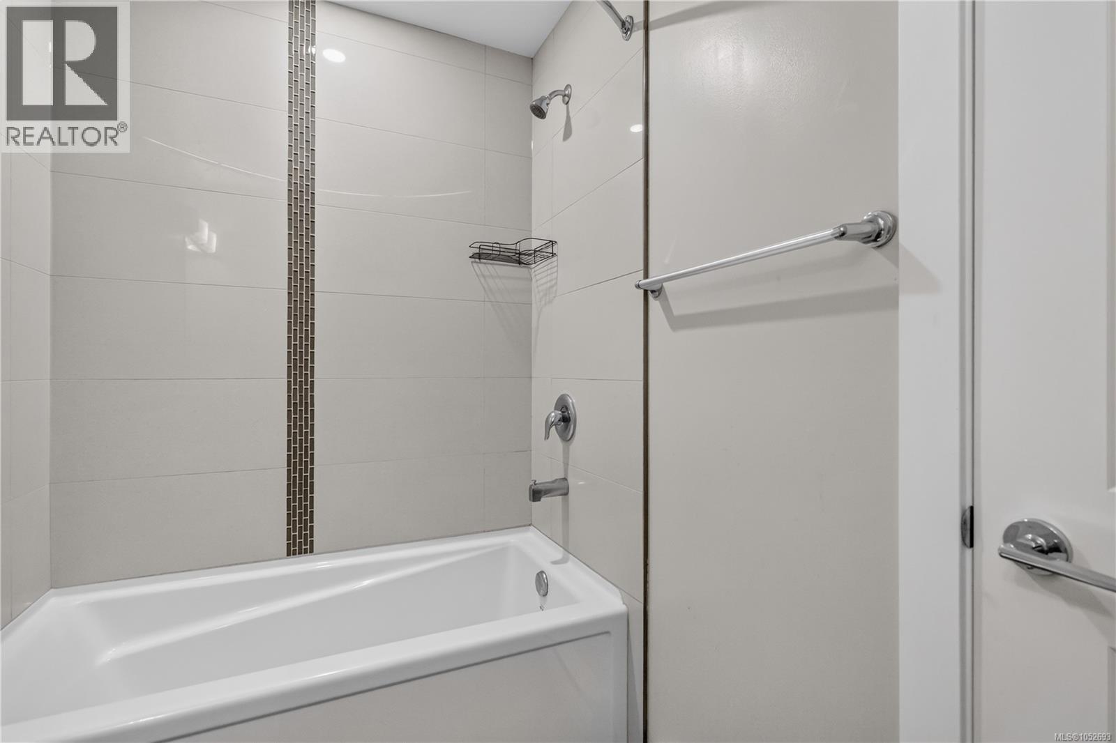 204 844 Goldstream Ave Property Photo 13