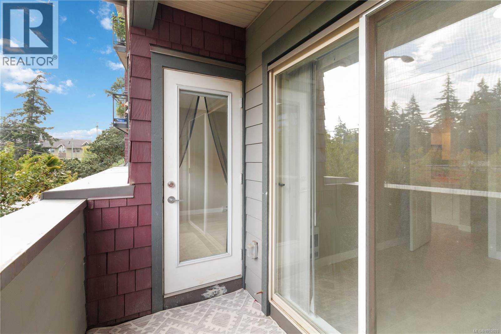 204 844 Goldstream Ave Property Photo 24