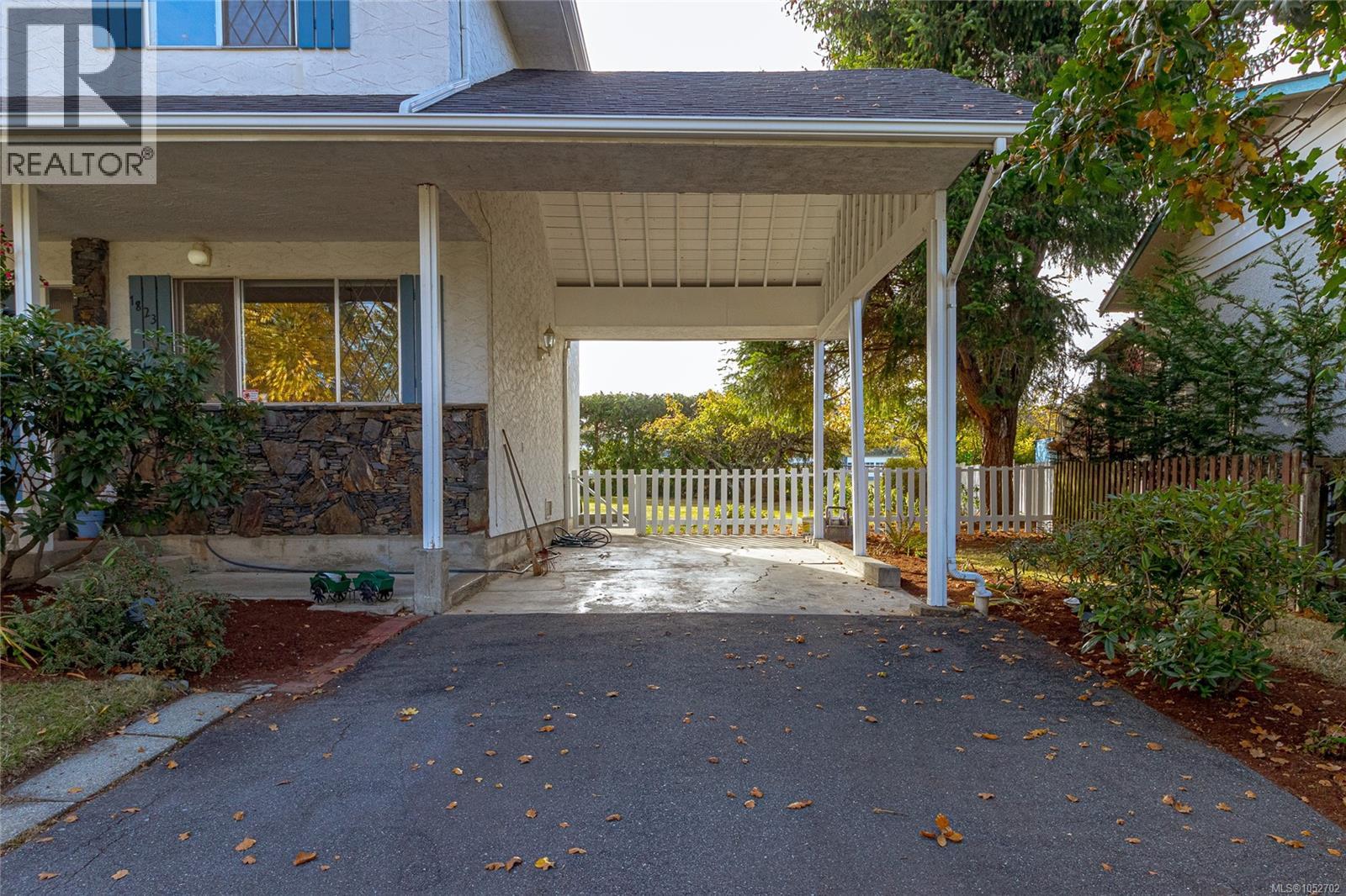 1823 Jade Pl Property Photo 3