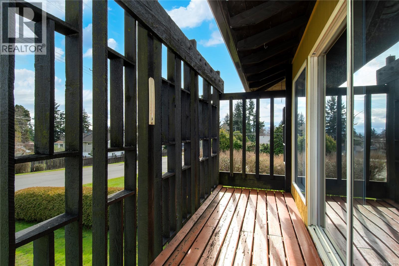 353 Aitken St Property Photo 12