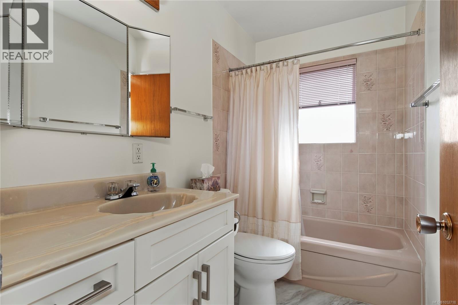 353 Aitken St Property Photo 26