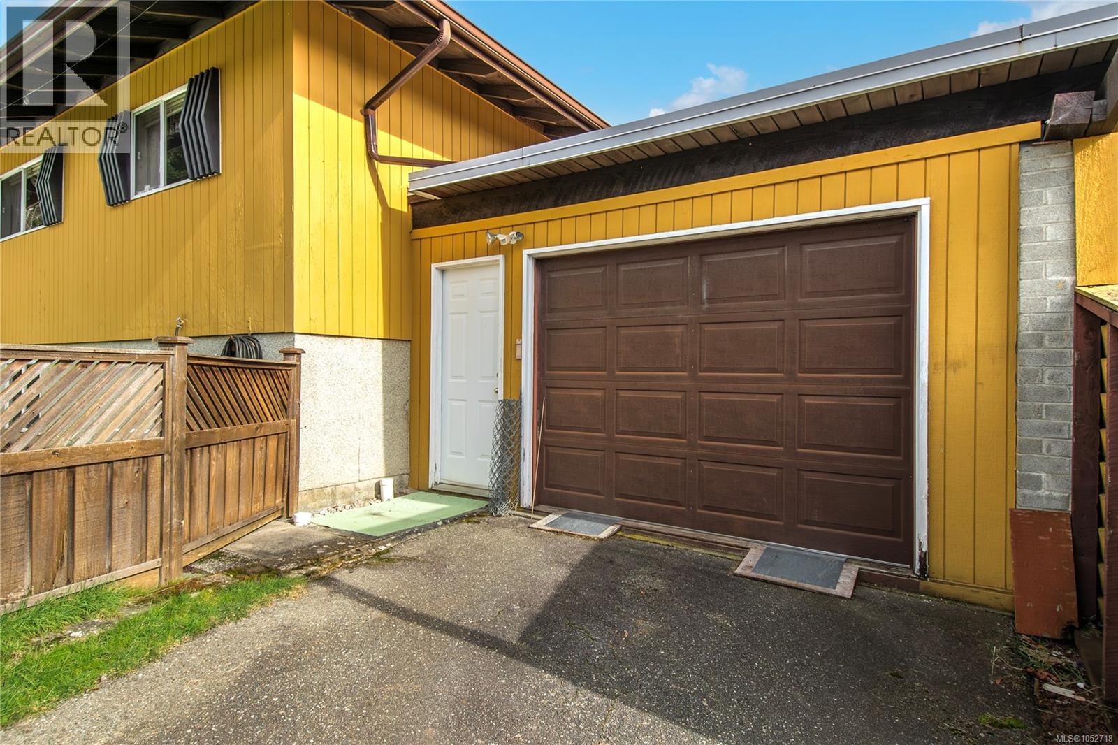 353 Aitken St Property Photo 46