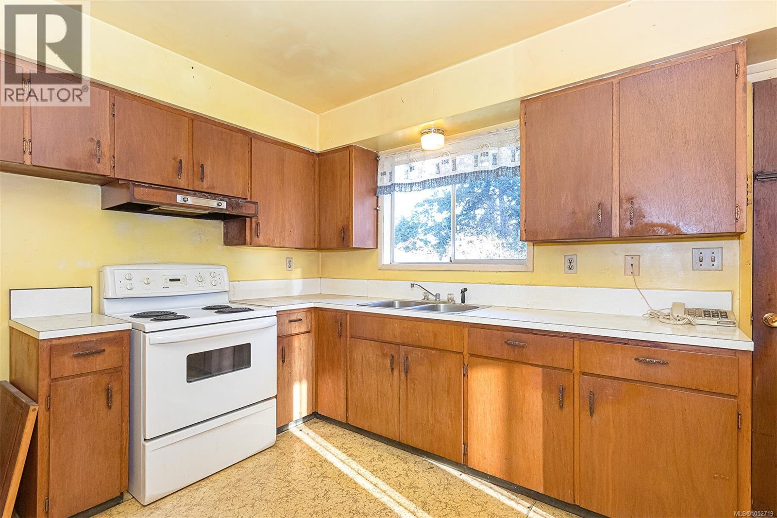 772 Revilo Pl Property Photo 10