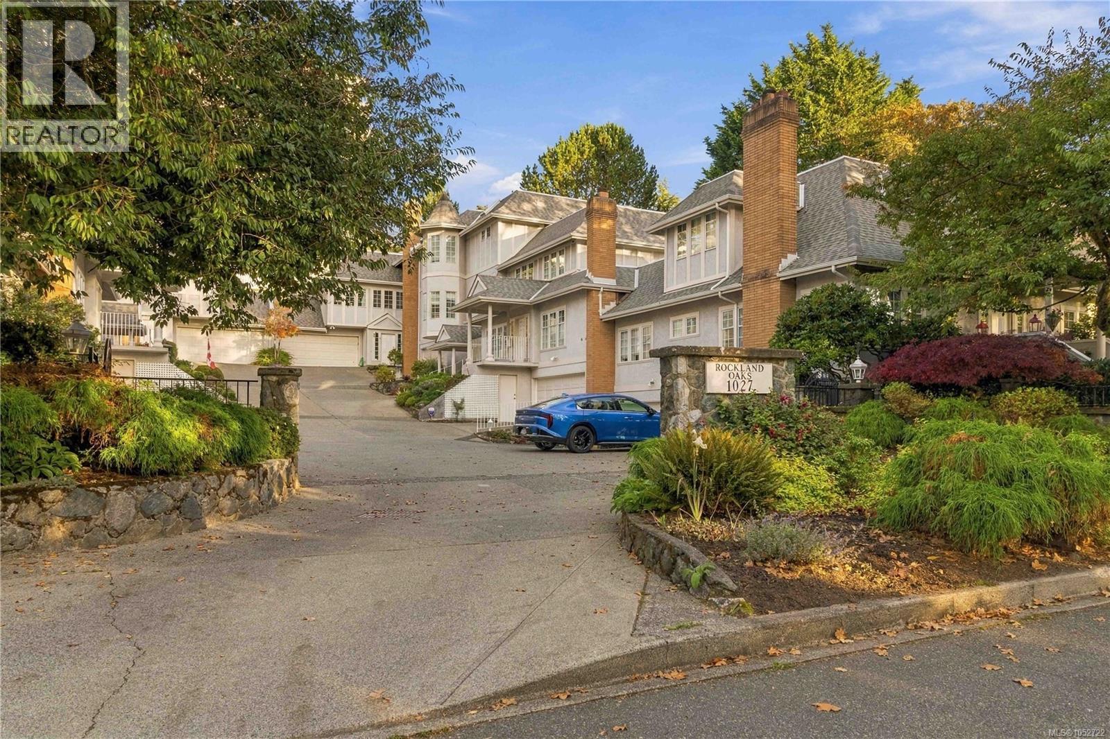 7 1027 Belmont Ave Property Photo 1