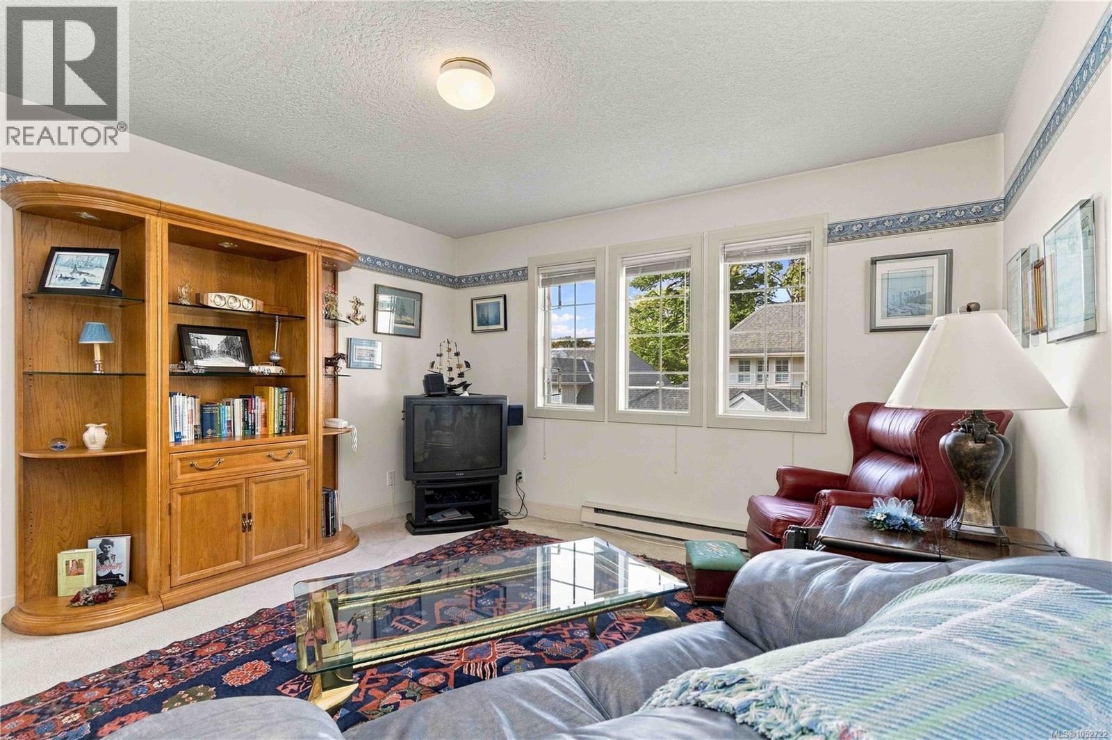 7 1027 Belmont Ave Property Photo 22