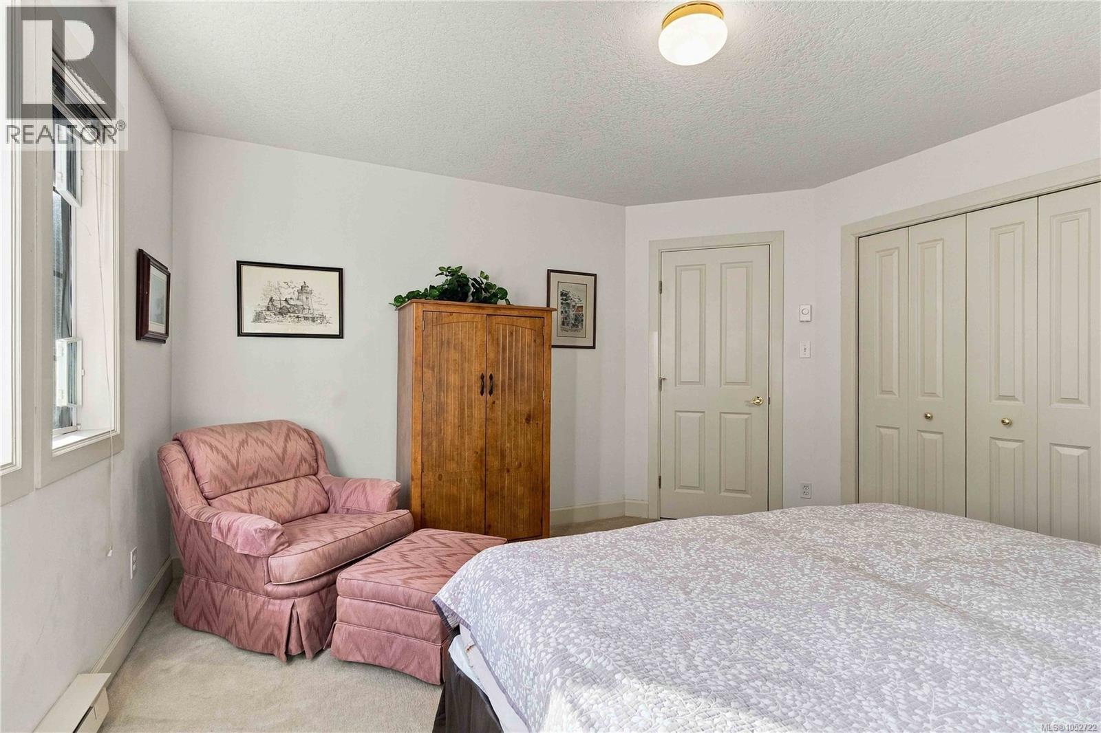 7 1027 Belmont Ave Property Photo 25