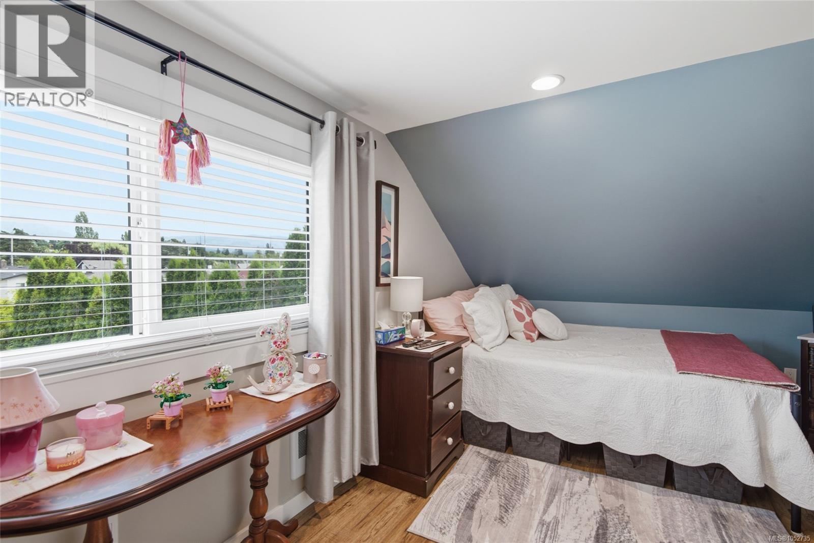 4853 Gertrude St Property Photo 14