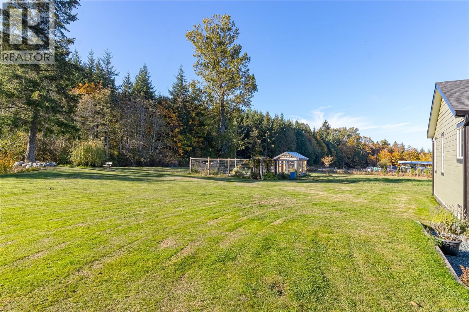 8258 Trans Canada Hwy Property Photo 25