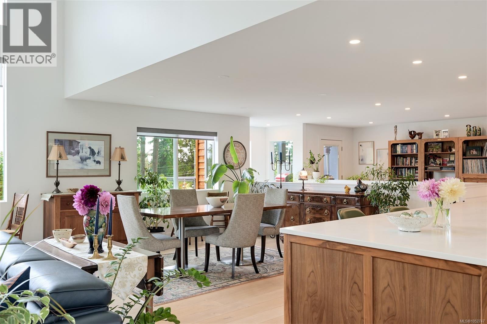 8566 Moxon Terr Property Photo 18