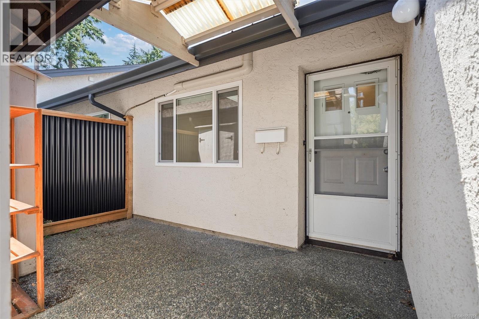 4 1184 Clarke Rd Property Photo 2